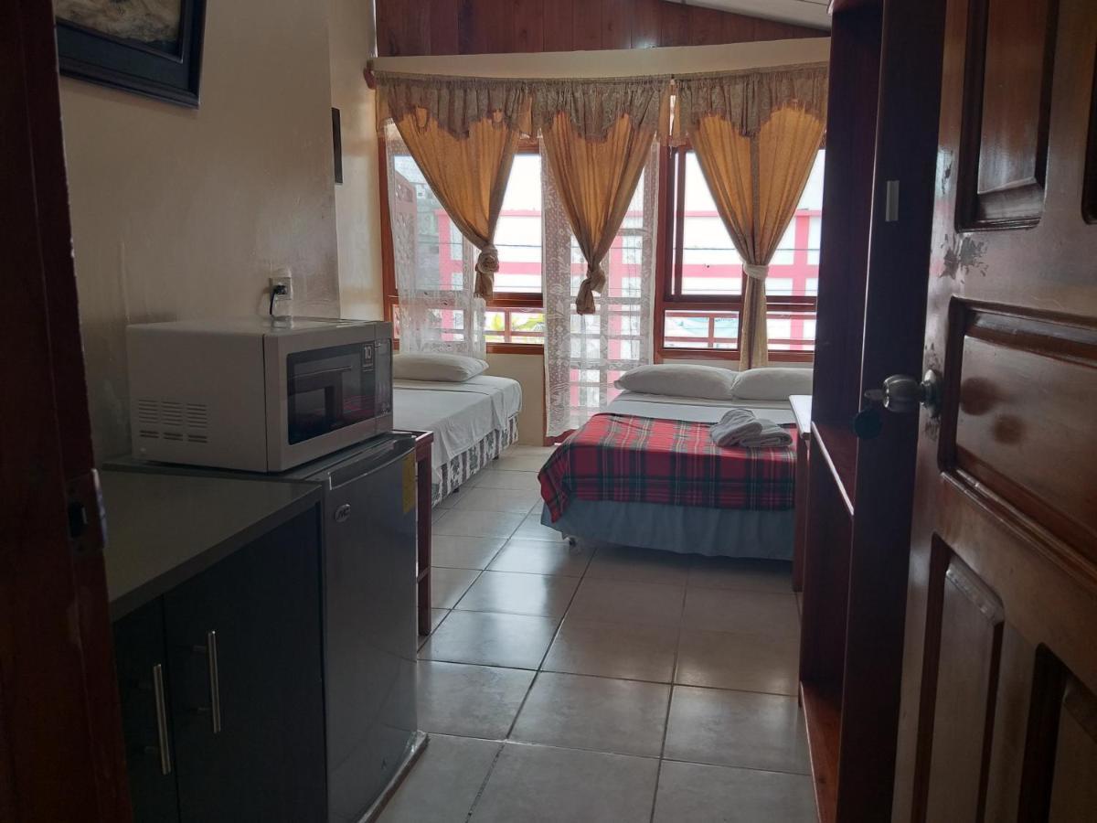 Hostal Miconia Пуерто Айора Екстериор снимка