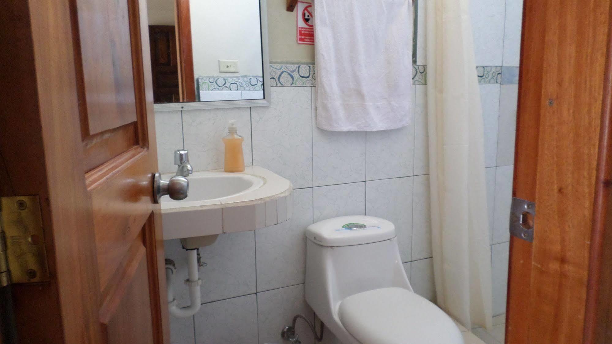 Hostal Miconia Пуерто Айора Екстериор снимка